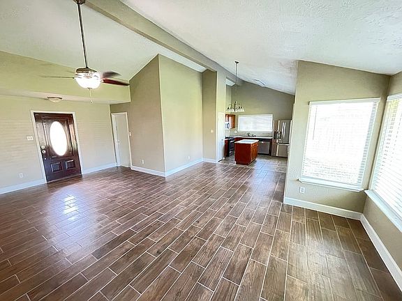 2nd image of 1111 E Brompton Dr