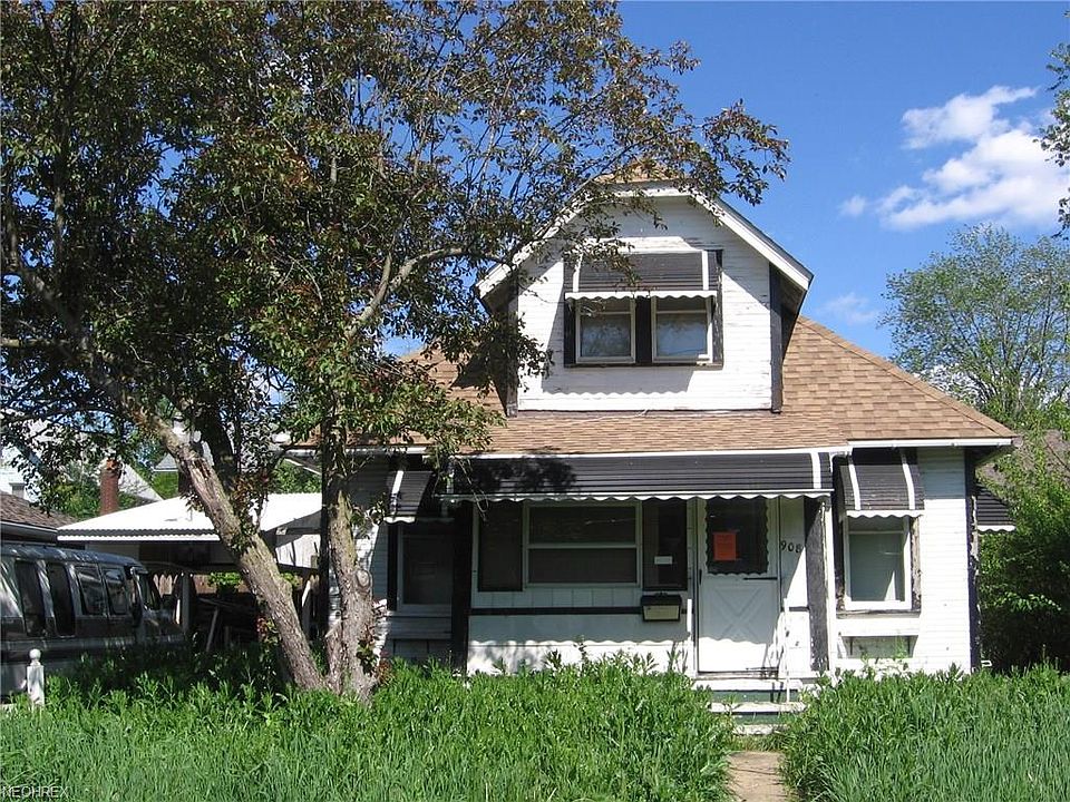 2nd image of 908 Parkview St NE