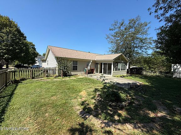 5th image of 7048 Yellow Oak Ln