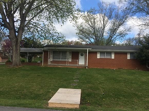 2nd image of 301 Royce St