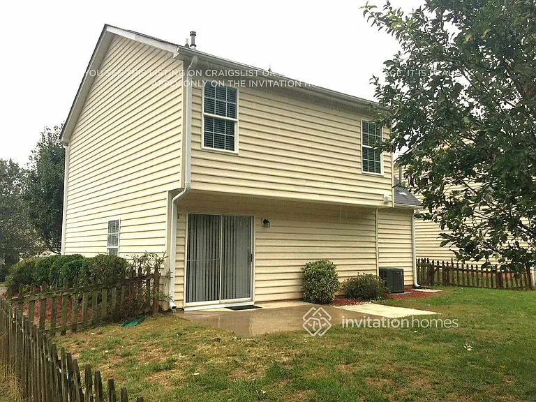 8142 Chatham Oaks Dr — Photo 4
