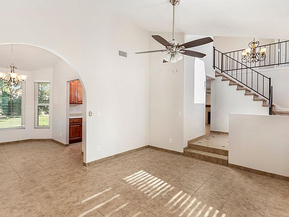 3rd image of 4640 E Le Marche Ave