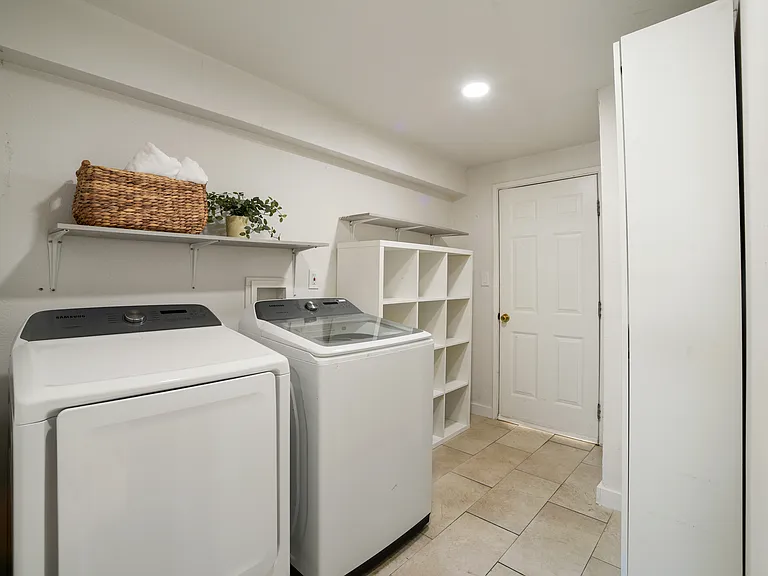 1009 Sacramento St — Photo 12