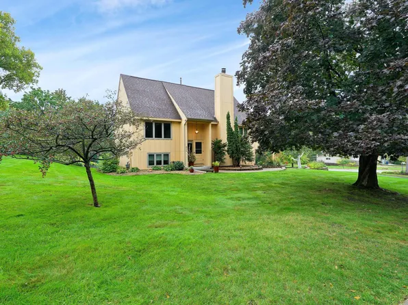 620 Windemere Curv, Minneapolis, MN 55441