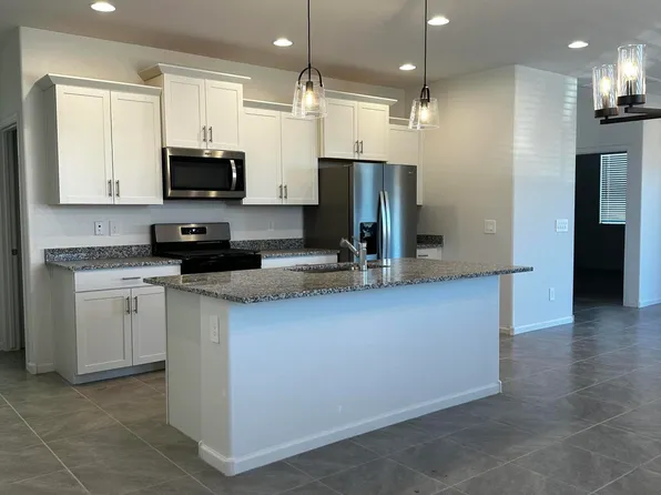 9889 N Solstice Ave, Tucson, AZ 85743