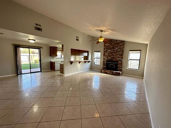 4th image of 1732 Zinfandel Dr