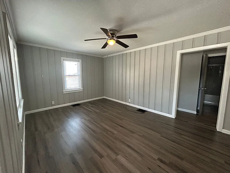 1102 S Jersey Ave — Photo 2