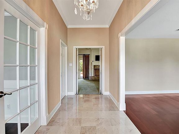5th image of 37 Colony Park Cir