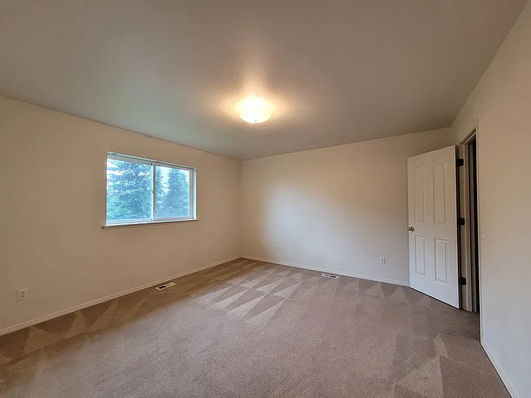 1601 Waterwood Cir — Photo 9