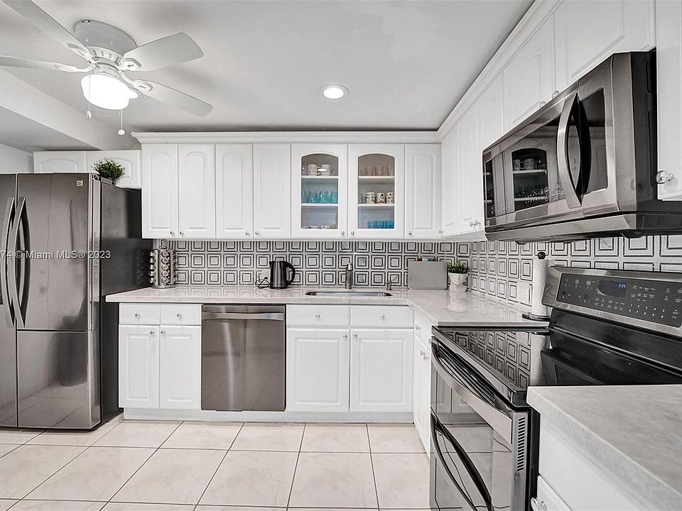 1st image of 4200 Hillcrest Dr APT 915