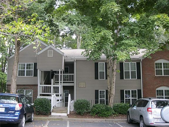 2nd image of 402 Teal Ct #402