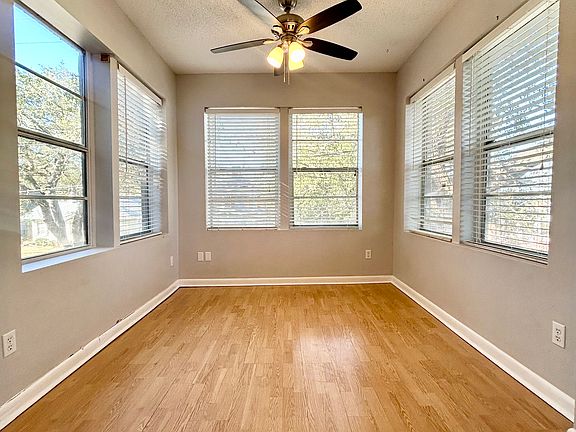 2nd image of 2782 Forbes St #2782