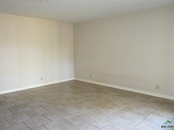 2nd image of 3409 Lynnwood Dr