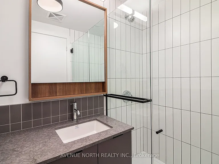 280 Montgomery St #1703 — Photo 25