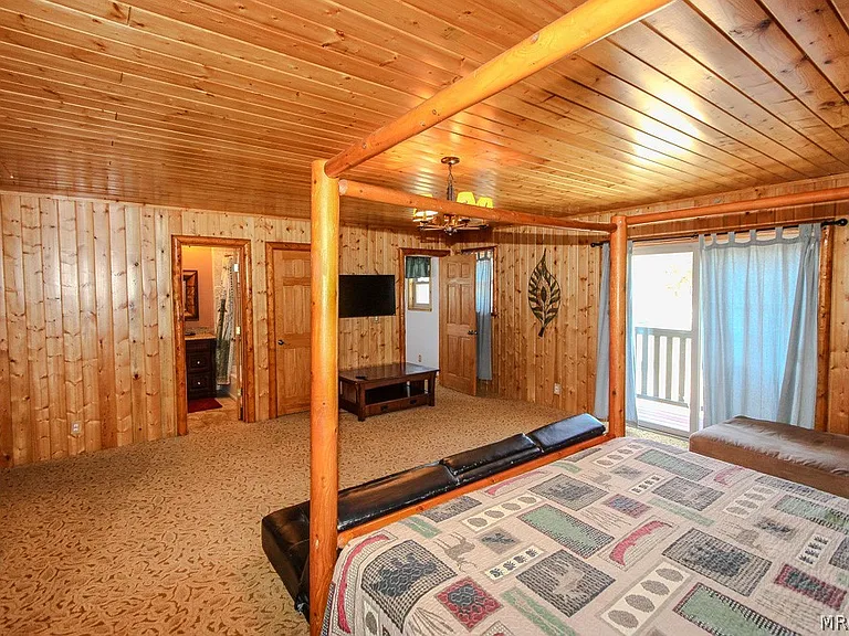 46784 Pioneertown Rd — Photo 32