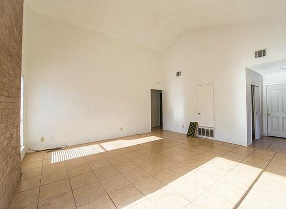 4th image of 1200 Westcott Dr #B