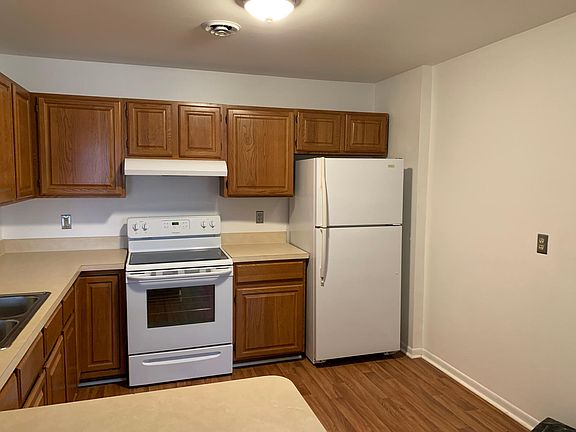 3rd image of 2822 Electric St