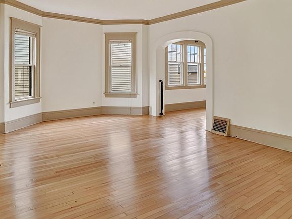 4th image of 2951 N Farwell AVENUE #2953