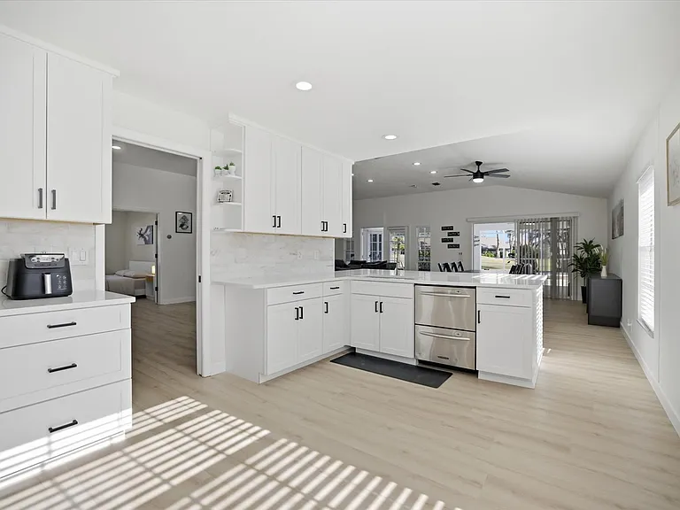 5829 Fairwoods Cir — Photo 19