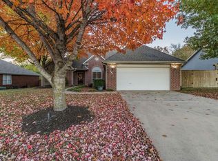 197 Blake Dr, Centerton, AR 72719