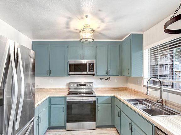 3rd image of 8016 Sunflower Drive