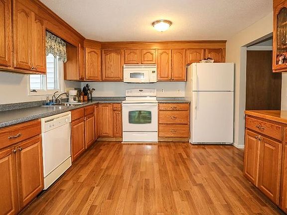 3rd image of 4 Ternbury Sq Unit D1