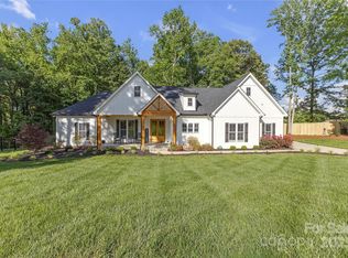 518 Maynard Farm Ln, Stanley, NC 28164