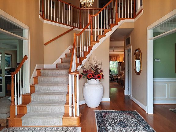 Two Story Foyer/Balcony!