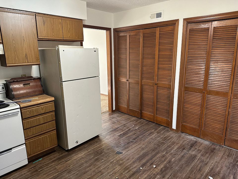 1st image of 137 S Gordon Ave #137