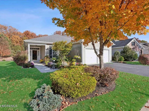 27 Colchester Drive, Jackson, NJ 08527