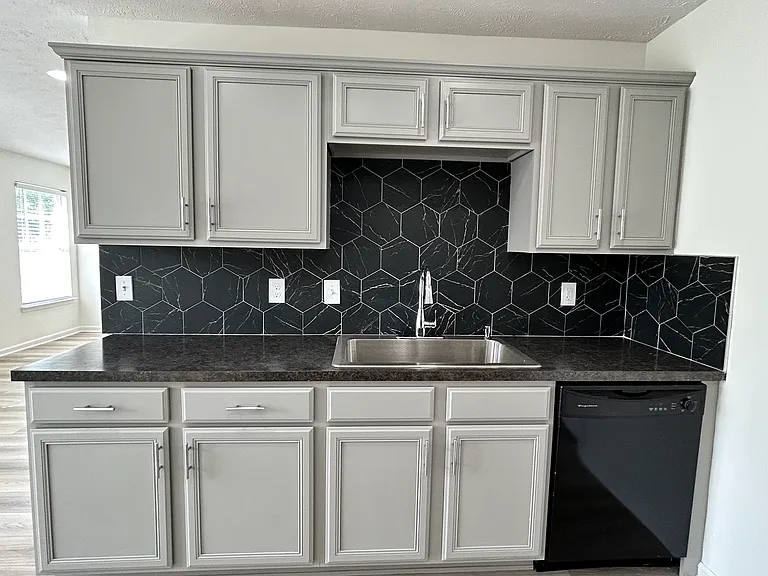 335 Sarna Dr — Photo 8