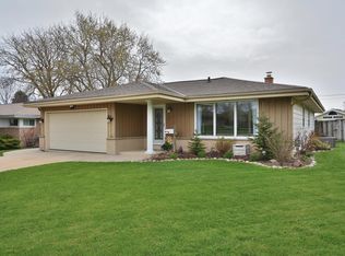 2205 W Edgerton Ave, Milwaukee, WI 53221