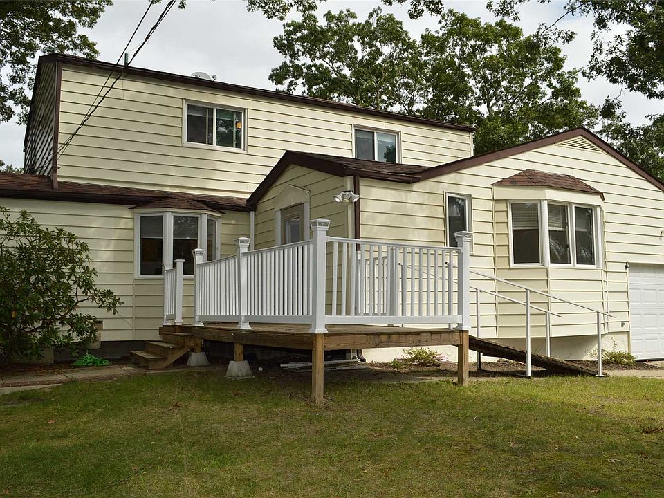 1st image of 15 Joseph Ct