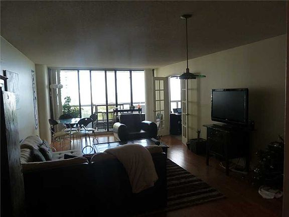 4th image of 1717 N Bayshore Dr #A1748