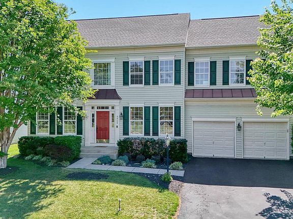 2nd image of 9909 Broadsword Dr