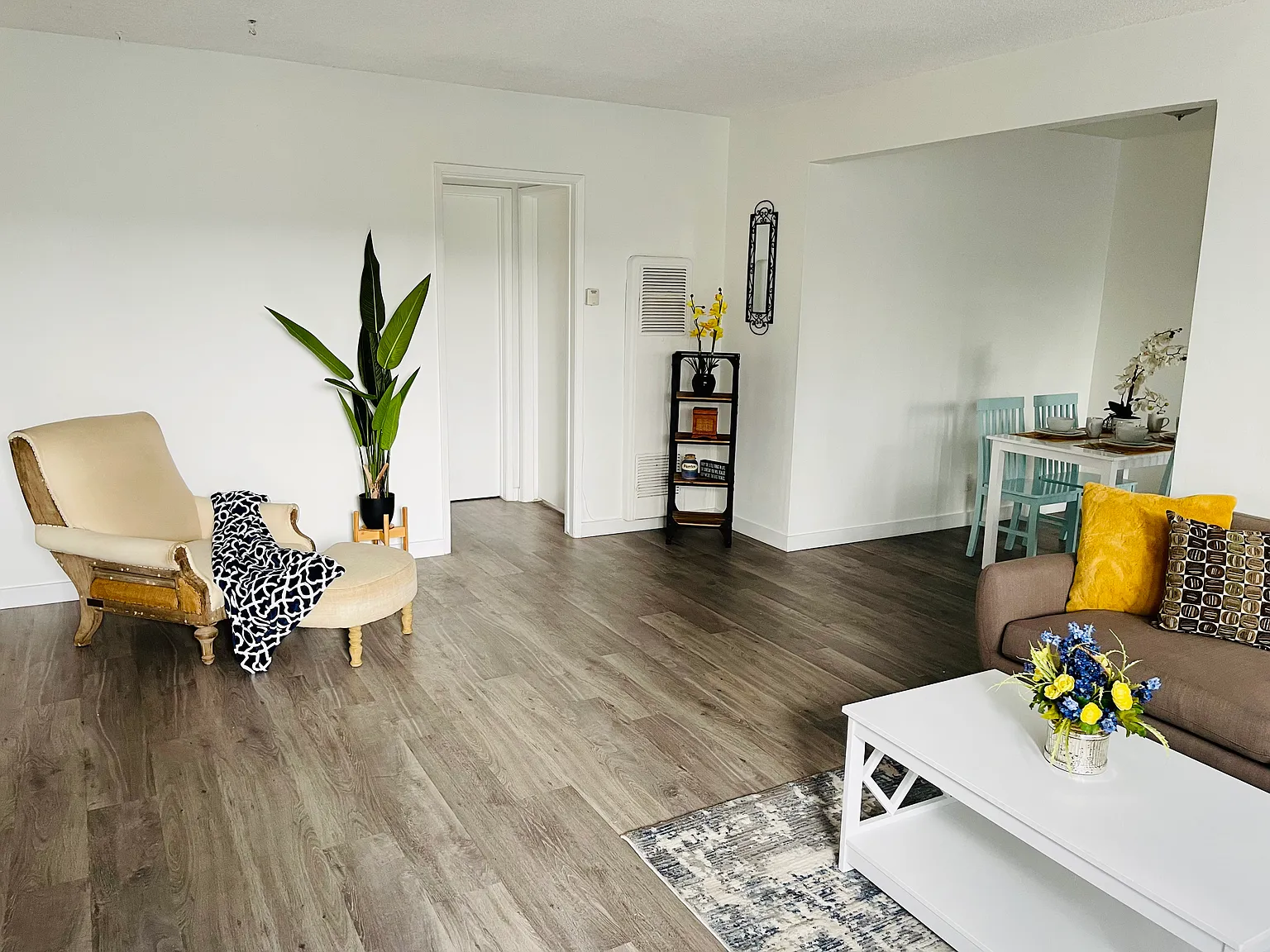 1 bed, 700 sqft, $2,350 — Photo 2
