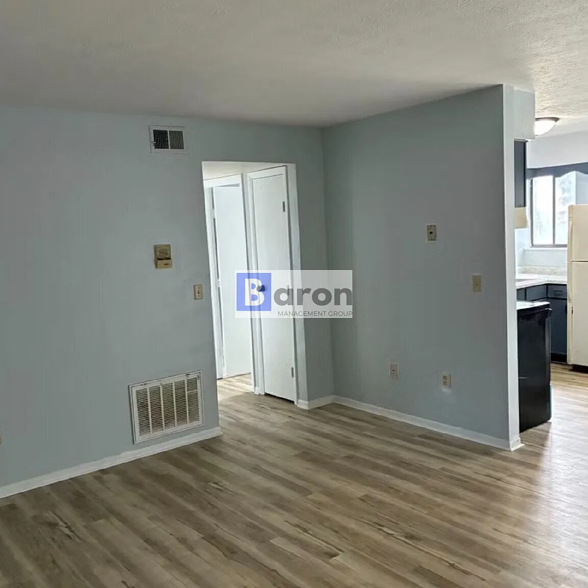 Updated 2-Bedroom Apartment Ground Level! — Photo 1