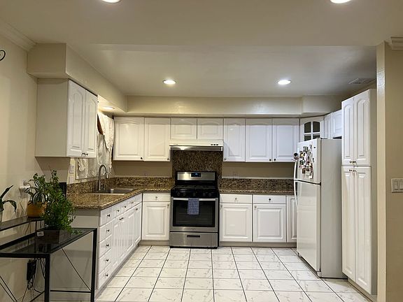 4th image of 3520 S Gauntlet Dr