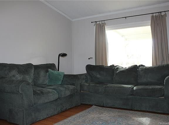 5th image of 75 Sunny Ln