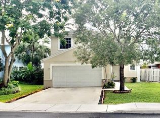 275 E Riverbend Dr, Sunrise, FL 33326