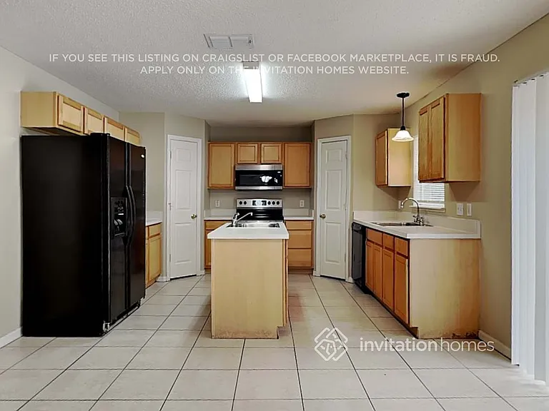1701 Alhambra Crest Dr — Photo 8