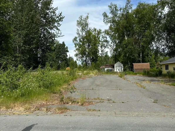 346 W Riverview Ave, Soldotna, AK 99669