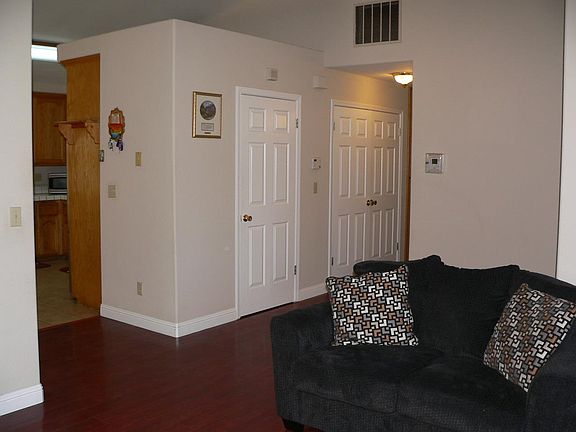 4th image of 500 Ronan Ave