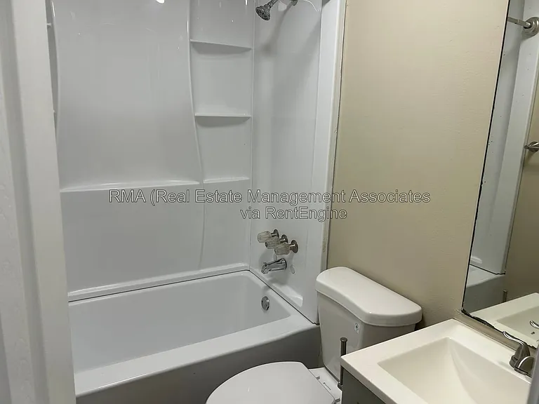 1240 Ellis Rd — Photo 2