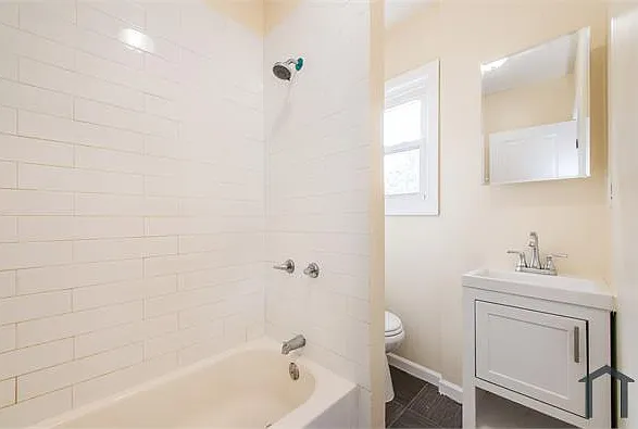 23 Monticello Ave #3 — Photo 5