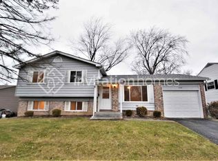 5148 Greentree Rd, Evergreen Park, IL 60452