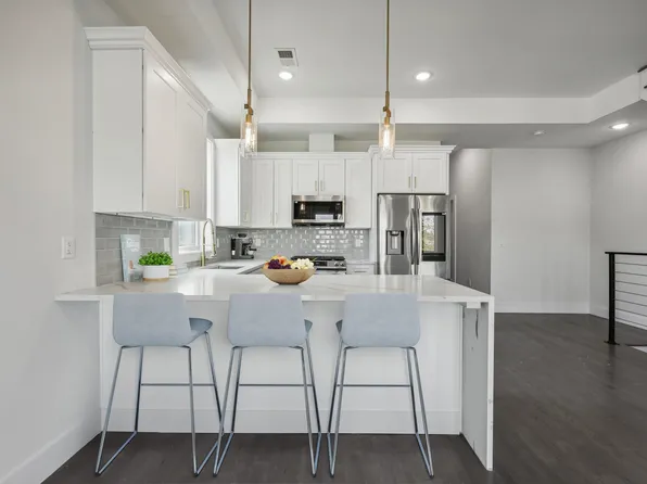 98 Van Horne Street image 3 of 6