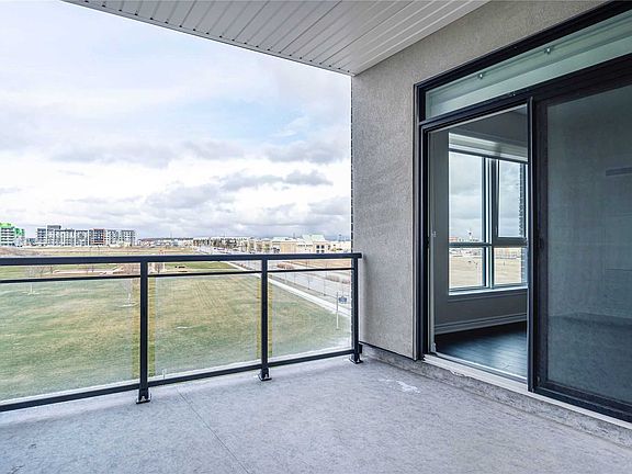 5th image of 150 Oak Park Blvd #307