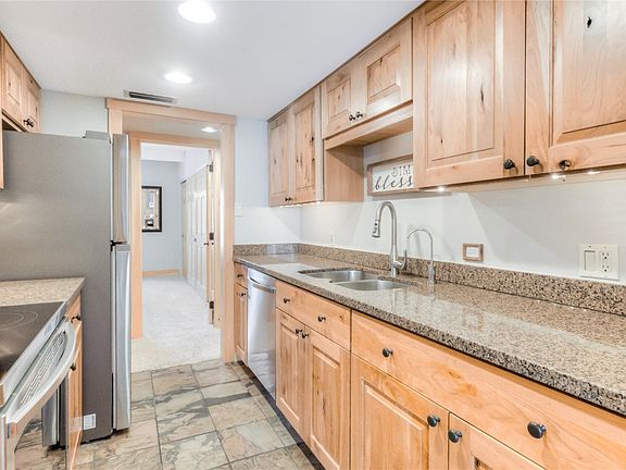 5th image of 700 Snowberry Lane UNIT 305