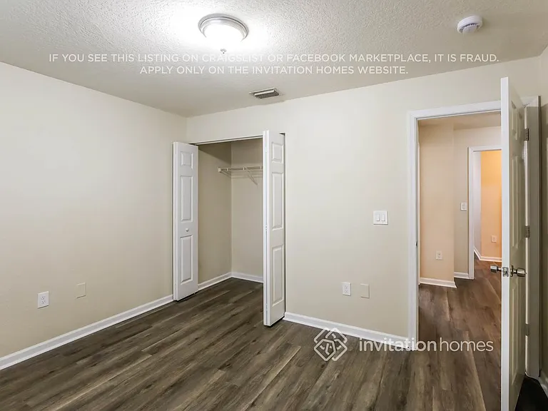 9337 NW 55th St — Photo 12